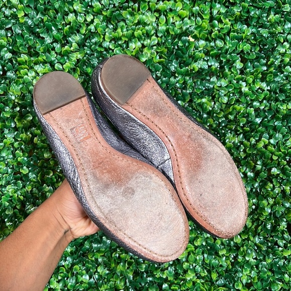 COACH Metallic Dark Silver Flats with Bow 5 B - Picture 8 of 9